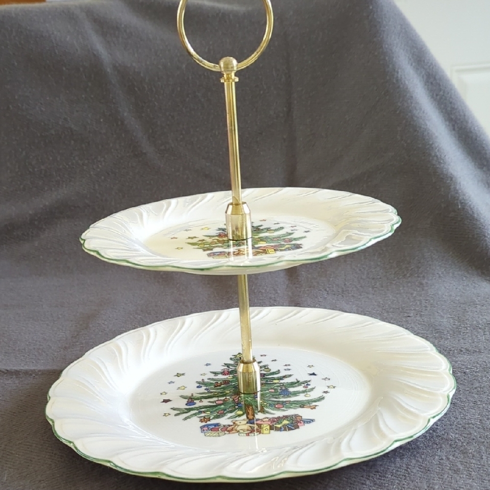 2-tier Cake Stand. Christmas